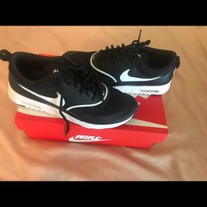 Black Nike Air Max Thea